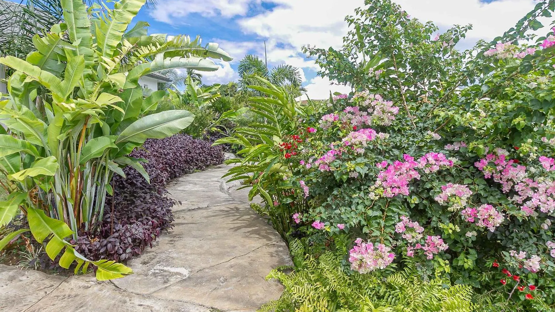 Habitation Saint Charles - Hotel De Charme & Spa Petit-Bourg 4*,  Guadeloupe